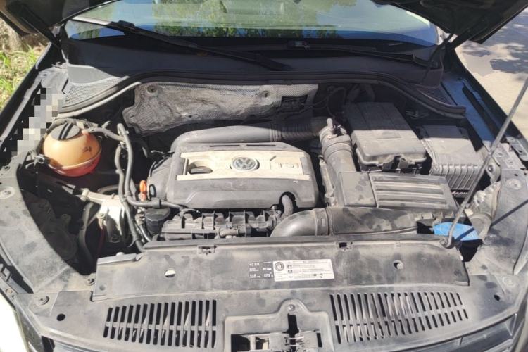 Used Volkswagen Tiguan 2012 2.0 TSI Automatic All-Wheel Drive Flagship Edition Engine Bay