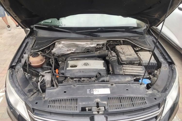 Used Volkswagen Tiguan 2012 1.8TSI Automatic Two-Wheel Drive Zhaoshi Edition Engine Bay