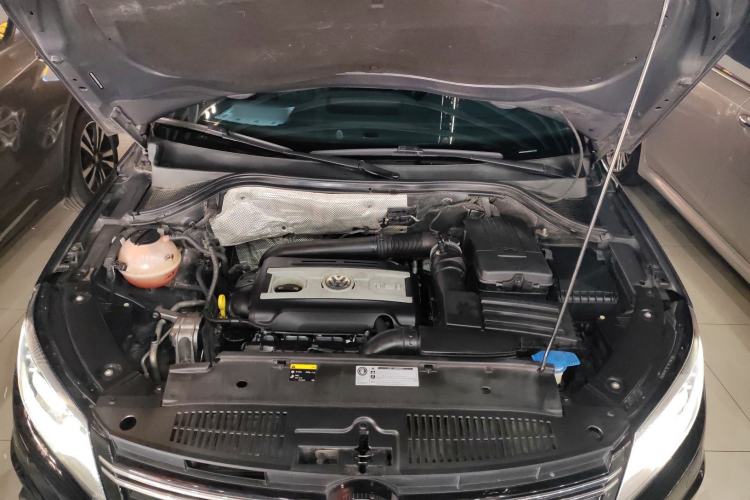 Used Volkswagen Tiguan 2012 2.0 TSI Luxury Edition Engine Bay