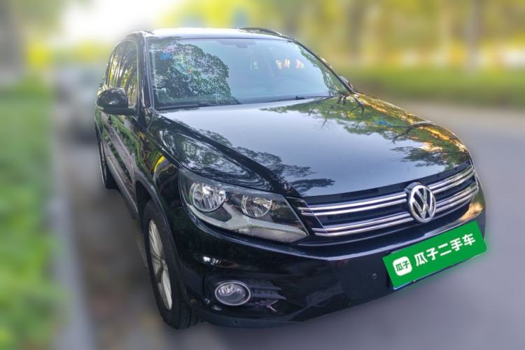 Used Volkswagen Tiguan 2012 2.0 TSI Comfort Edition Front Right 45 Deg
