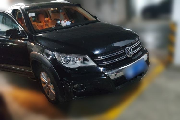 Used Volkswagen Tiguan 2012 2.0 TSI Automatic All-Wheel Drive Flagship Edition Front Right 45 Deg