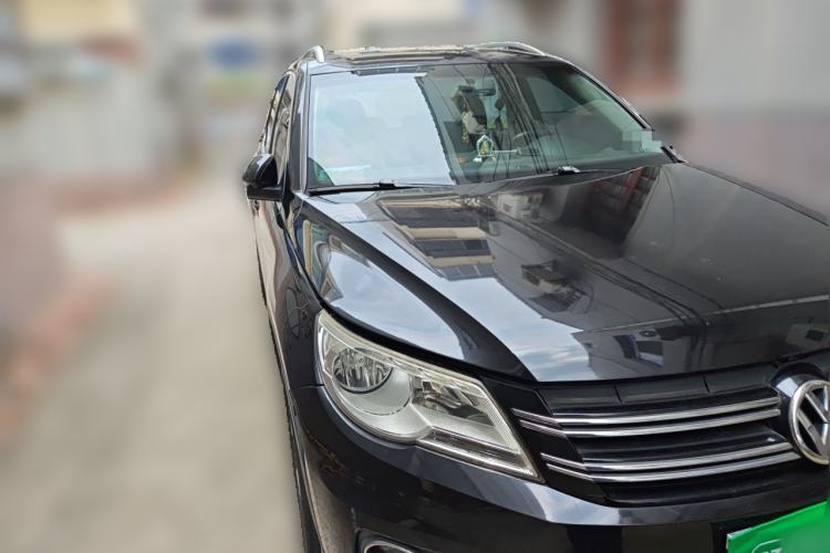 Used Volkswagen Tiguan 2012 1.8TSI Automatic All-Wheel Drive Elite Edition Front Right 45 Deg