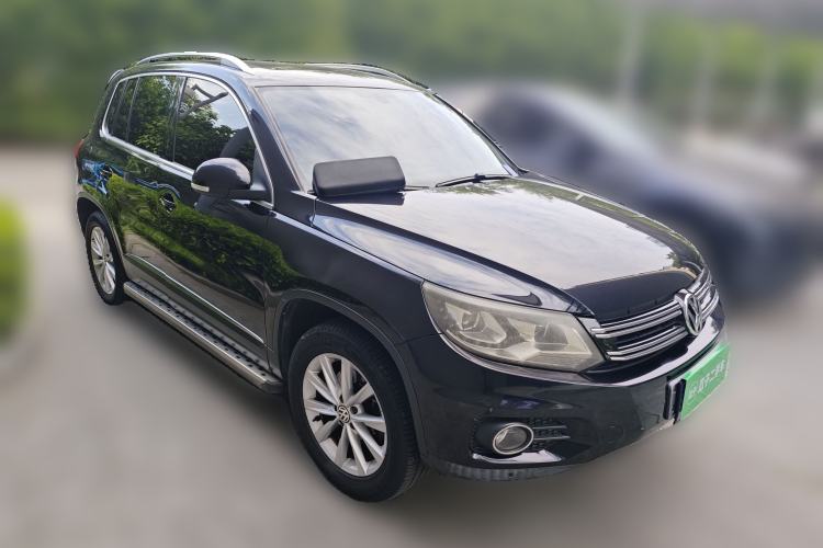 Used Volkswagen Tiguan 2012 2.0 TSI Comfort Edition Front Right 45 Deg