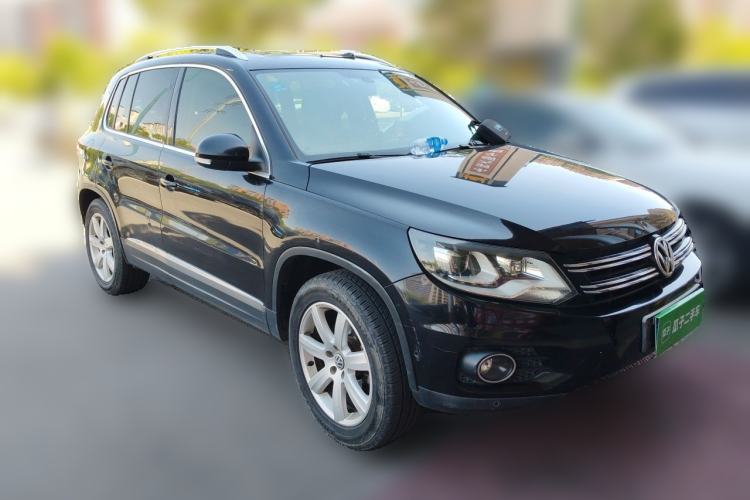 Used Volkswagen Tiguan 2012 2.0 TSI Luxury Edition Front Right 45 Deg