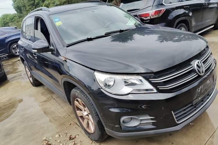 Used Volkswagen Tiguan 2012 1.8TSI Automatic All-Wheel Drive Fashion Edition Front Right 45 Deg