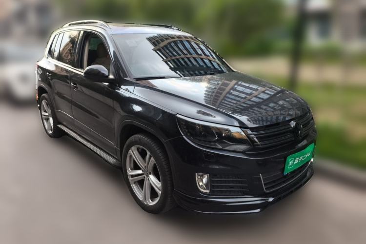 Used Volkswagen Tiguan  Front Right 45 Deg