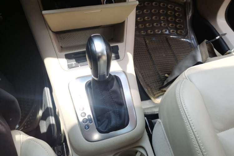 Used Volkswagen Tiguan 2012 1.8TSI Automatic Two-Wheel Drive Elite Edition Gear Lever