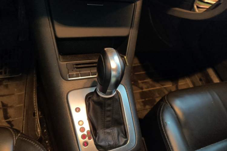 Used Volkswagen Tiguan 2012 1.8TSI Automatic Two-Wheel Drive Trend Edition Gear Lever