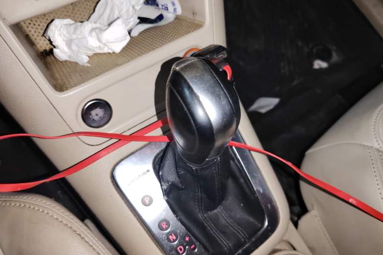 Used Volkswagen Tiguan 2012 2.0 TSI Automatic All-Wheel Drive Elite Edition Gear Lever