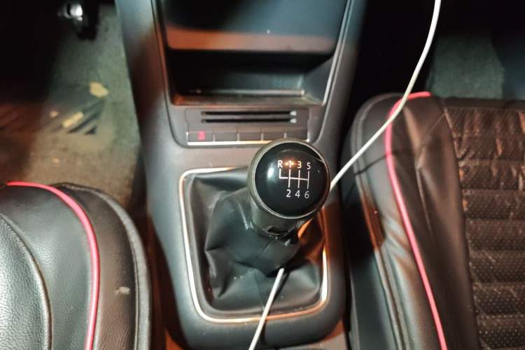 Used Volkswagen Tiguan 2012 1.8TSI Manual Two-Wheel Drive Urban Edition Gear Lever