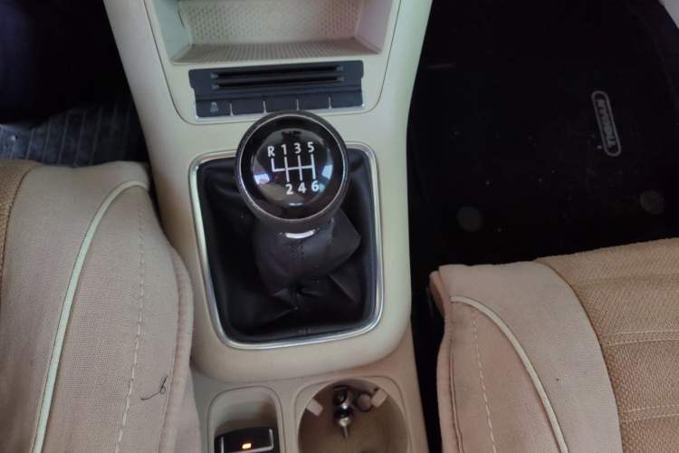 Used Volkswagen Tiguan 2012 1.8TSI Manual Two-Wheel Drive Urban Edition Gear Lever