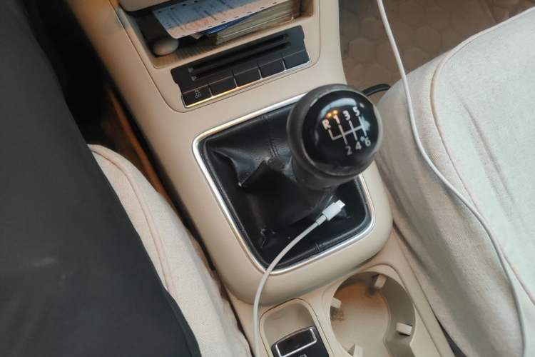 Used Volkswagen Tiguan 2012 1.4TSI Manual Two-Wheel-Drive Urban Edition Gear Lever