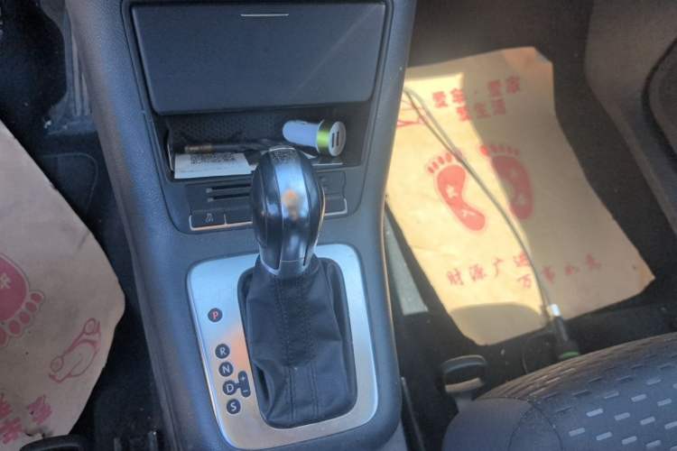 Used Volkswagen Tiguan 2012 1.8TSI Automatic Two-Wheel Drive Urban Edition Gear Lever