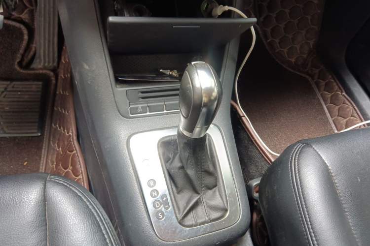 Used Volkswagen Tiguan 2012 1.8TSI Automatic Two-Wheel Drive Urban Edition Gear Lever