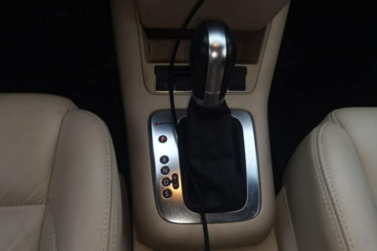 Used Volkswagen Tiguan 2012 1.8TSI Automatic All-Wheel Drive Elite Edition Gear Lever