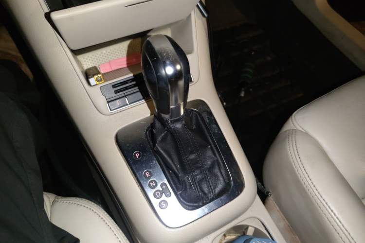 Used Volkswagen Tiguan 2012 1.8TSI Automatic Two-Wheel Drive Elite Edition Gear Lever