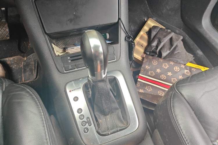 Used Volkswagen Tiguan 2012 1.8TSI Automatic All-Wheel Drive Elite Edition Gear Lever
