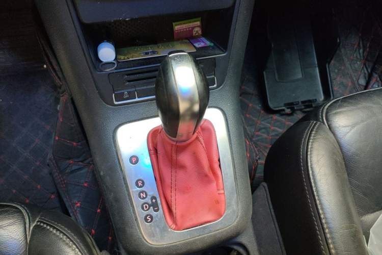 Used Volkswagen Tiguan 2012 1.8TSI Automatic Two-Wheel Drive Elite Edition Gear Lever