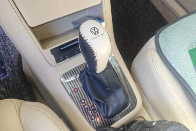 Used Volkswagen Tiguan 2012 1.8TSI Automatic All-Wheel Drive Elite Edition Gear Lever