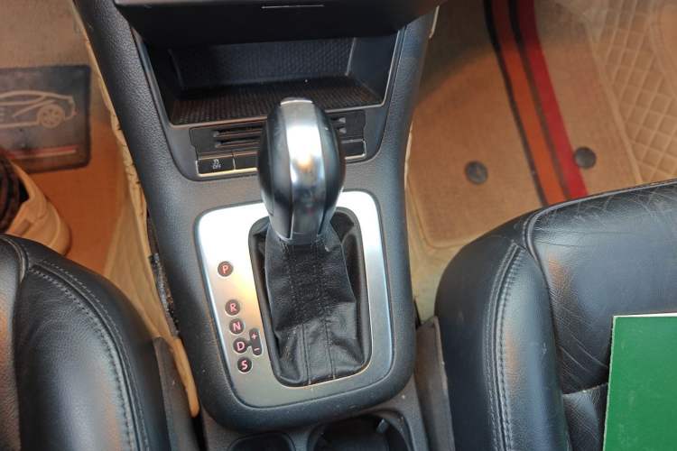 Used Volkswagen Tiguan 2012 1.8TSI Automatic Two-Wheel Drive Elite Edition Gear Lever