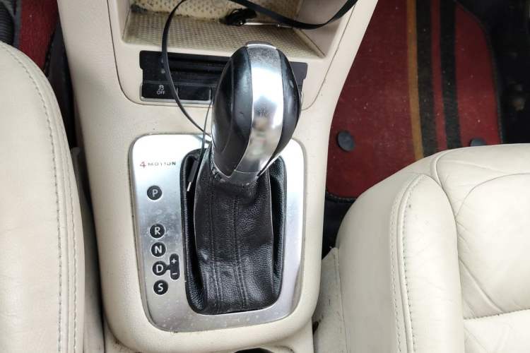Used Volkswagen Tiguan 2012 1.8TSI Automatic All-Wheel Drive Elite Edition Gear Lever