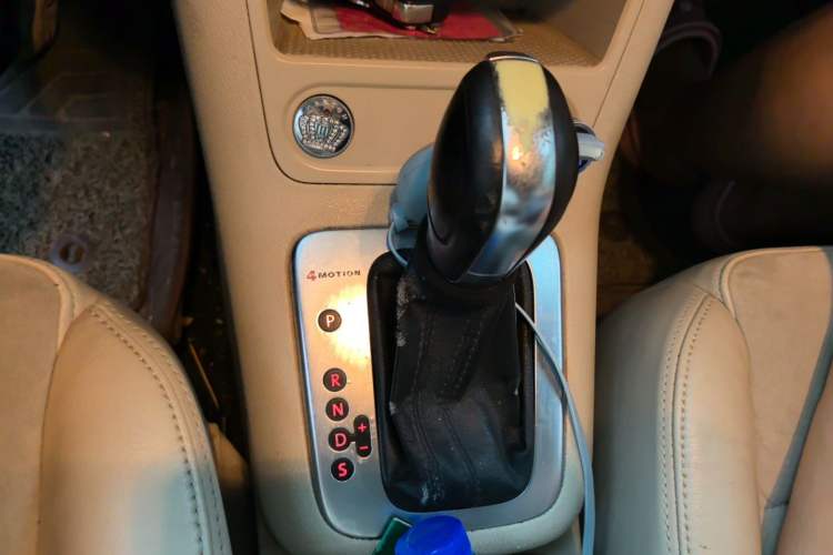 Used Volkswagen Tiguan 2012 2.0 TSI Automatic All-Wheel Drive Flagship Edition Gear Lever