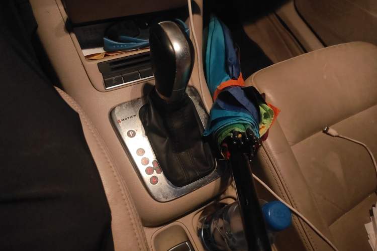 Used Volkswagen Tiguan 2012 1.8TSI Automatic All-Wheel Drive Elite Edition Gear Lever