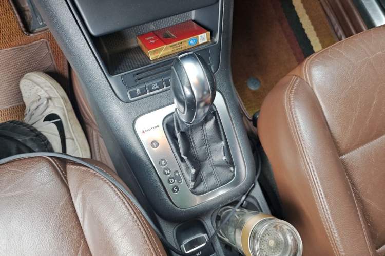 Used Volkswagen Tiguan 2012 2.0 TSI Comfort Edition Gear Lever