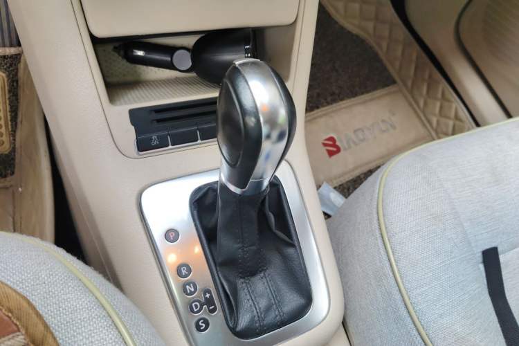 Used Volkswagen Tiguan 2012 1.8TSI Automatic Two-Wheel Drive Trend Edition Gear Lever