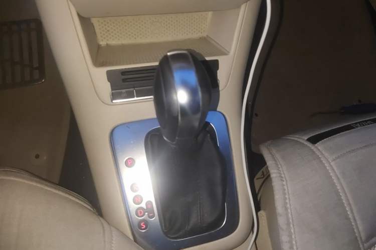 Used Volkswagen Tiguan 2012 1.8TSI Automatic Two-Wheel Drive Elite Edition Gear Lever