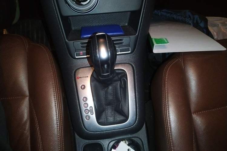 Used Volkswagen Tiguan 2012 2.0 TSI Comfort Edition Gear Lever