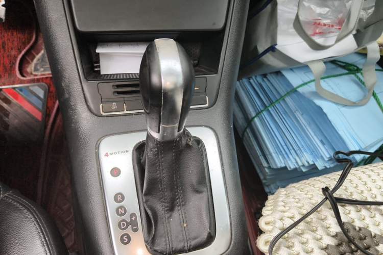 Used Volkswagen Tiguan 2012 1.8TSI Automatic All-Wheel Drive Elite Edition Gear Lever