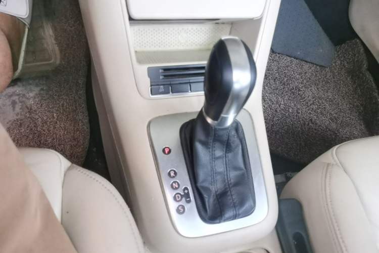 Used Volkswagen Tiguan 2012 1.8TSI Automatic Two-Wheel Drive Elite Edition Gear Lever
