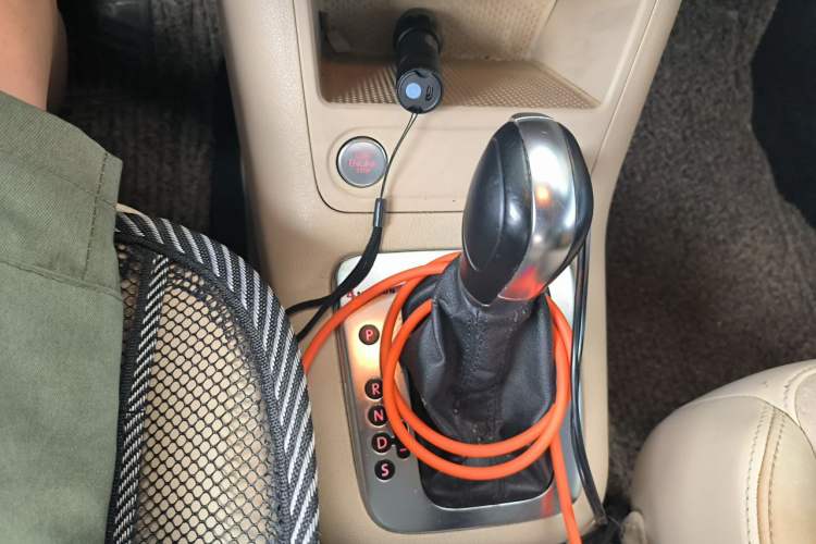 Used Volkswagen Tiguan 2012 2.0 TSI Automatic All-Wheel Drive Elite Edition Gear Lever