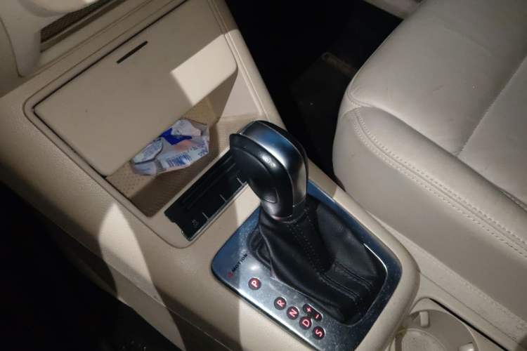 Used Volkswagen Tiguan 2012 1.8TSI Automatic All-Wheel Drive Elite Edition Gear Lever