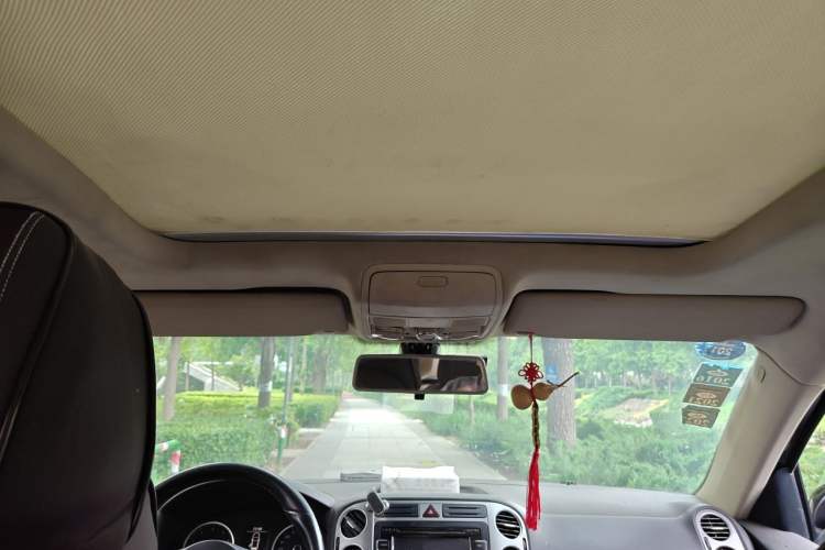 Used Volkswagen Tiguan 2012 1.8TSI Automatic Two-Wheel Drive Zhaoshi Edition Headliner
