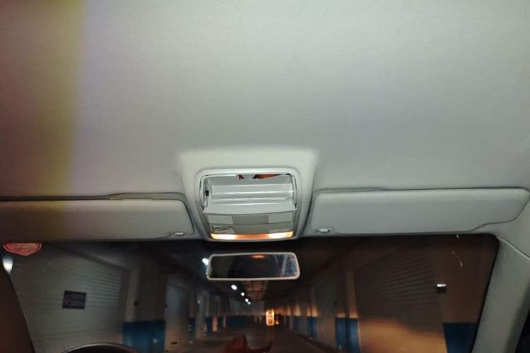 Used Volkswagen Tiguan 2012 1.8TSI Manual Two-Wheel Drive Urban Edition Headliner