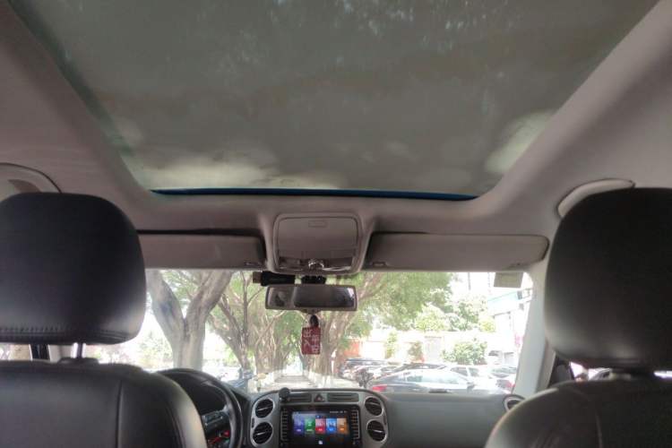 Used Volkswagen Tiguan 2012 2.0 TSI Automatic All-Wheel Drive Flagship Edition Headliner