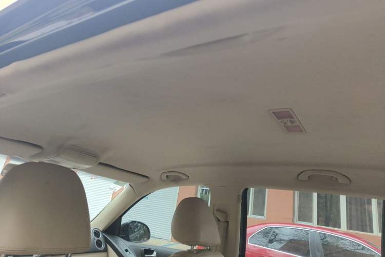 Used Volkswagen Tiguan 2012 1.8TSI Automatic Two-Wheel Drive Trend Edition Headliner