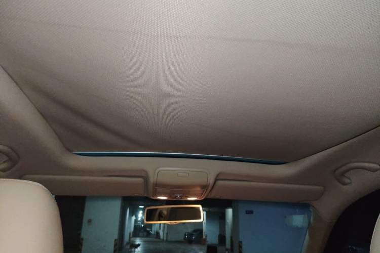 Used Volkswagen Tiguan 2012 2.0 TSI Automatic All-Wheel Drive Flagship Edition Headliner