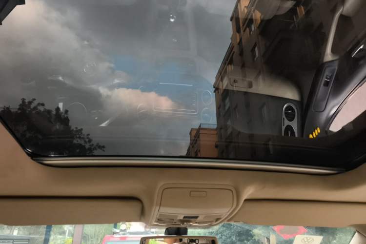 Used Volkswagen Tiguan  Headliner