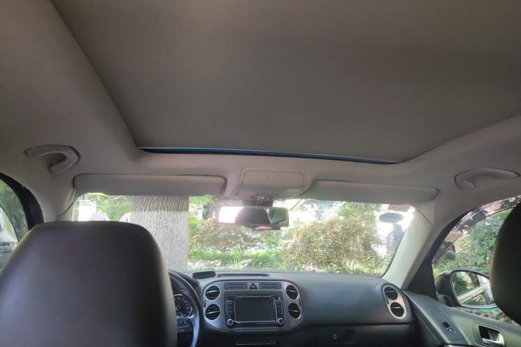 Used Volkswagen Tiguan 2012 2.0 TSI Automatic All-Wheel Drive Flagship Edition Headliner