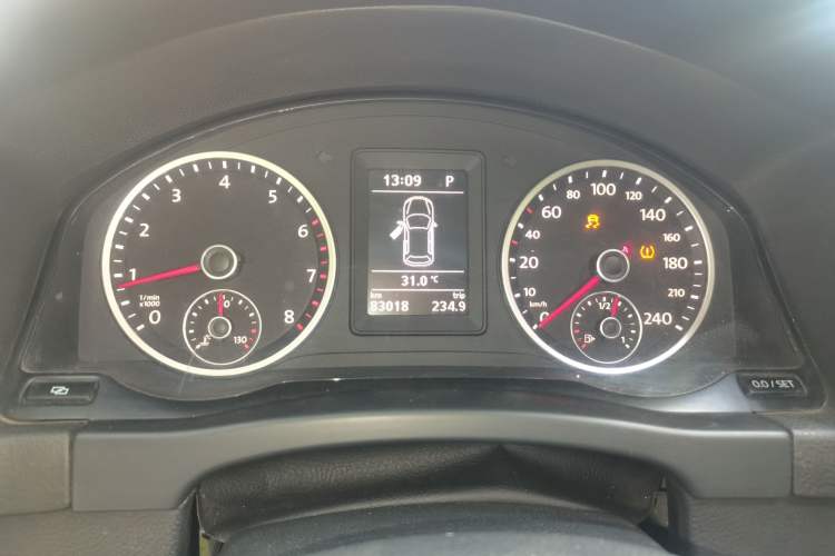 Used Volkswagen Tiguan 2012 2.0 TSI Automatic All-Wheel Drive Flagship Edition Instrument Cluster