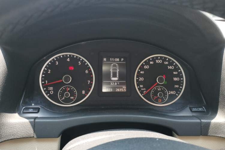 Used Volkswagen Tiguan 2012 1.8TSI Automatic Two-Wheel Drive Elite Edition Instrument Cluster