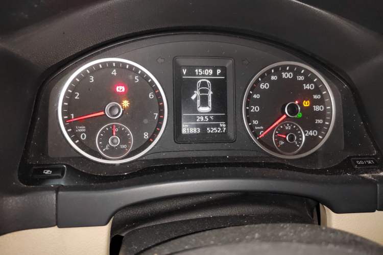 Used Volkswagen Tiguan 2012 2.0 TSI Automatic All-Wheel Drive Elite Edition Instrument Cluster