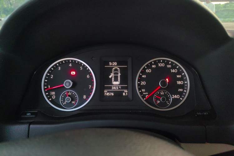 Used Volkswagen Tiguan 2012 1.8TSI Manual Two-Wheel Drive Urban Edition Instrument Cluster