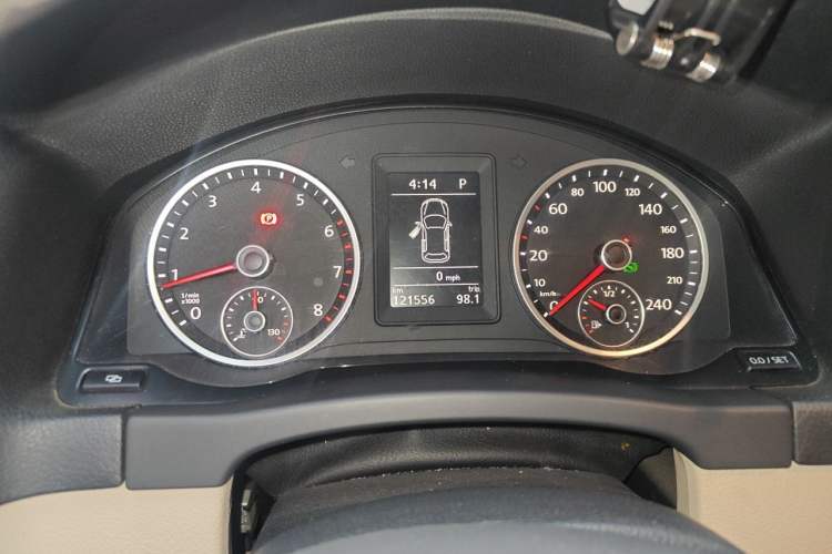 Used Volkswagen Tiguan 2012 2.0 TSI Automatic All-Wheel Drive Flagship Edition Instrument Cluster