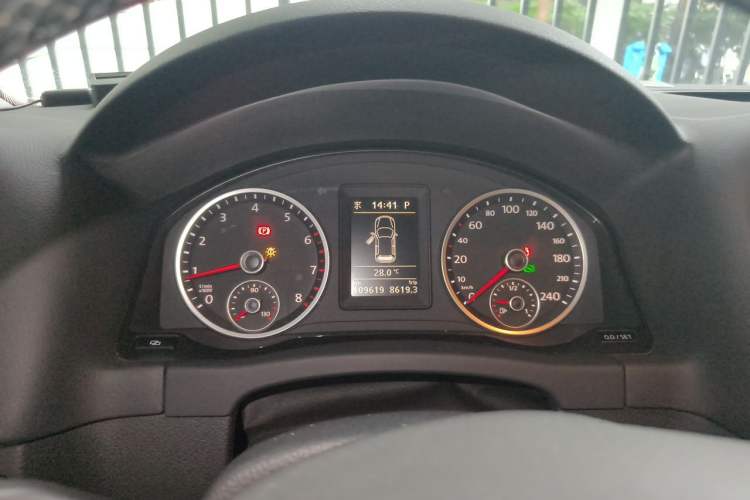 Used Volkswagen Tiguan 2012 2.0 TSI Automatic All-Wheel Drive Elite Edition Instrument Cluster