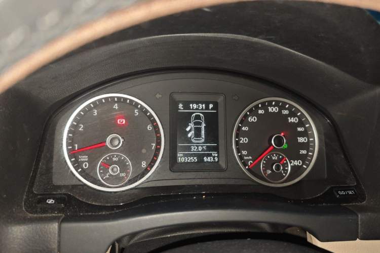 Used Volkswagen Tiguan 2012 2.0 TSI Automatic All-Wheel Drive Flagship Edition Instrument Cluster