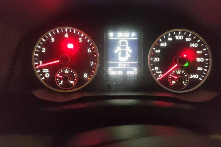 Used Volkswagen Tiguan 2012 1.8TSI Automatic Two-Wheel Drive Elite Edition Instrument Cluster